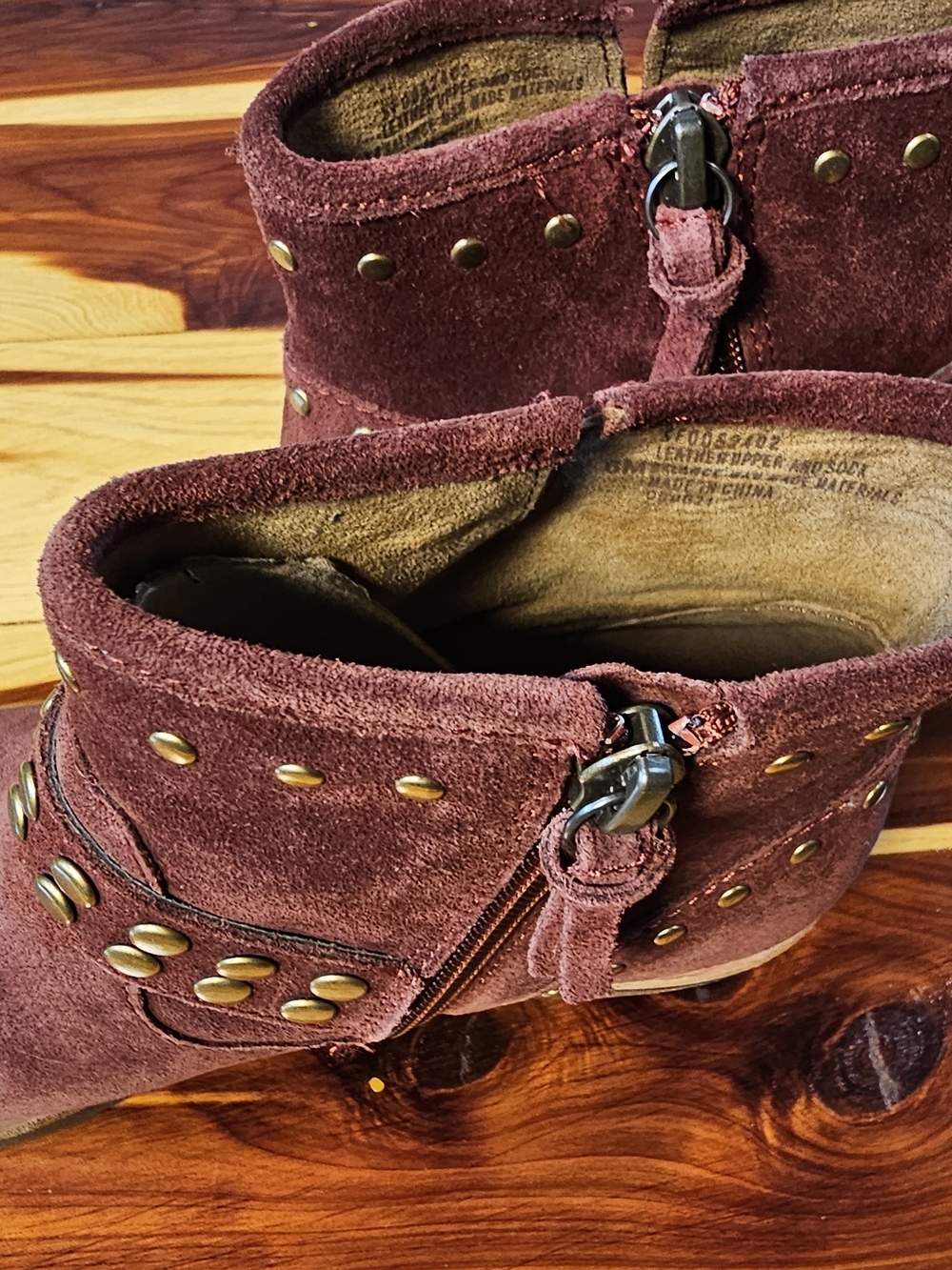 Sofft Rustic Red Suede Studded Ankle Boots NIB $170 Retail Harness Buckle Size 6 - Picture 4 of 6